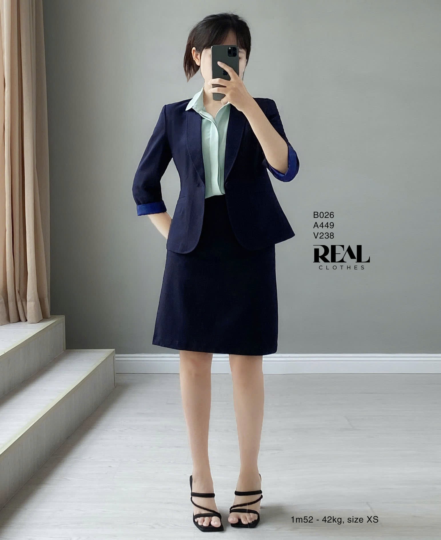 Blazer Ngắn Xanh Đen Satin