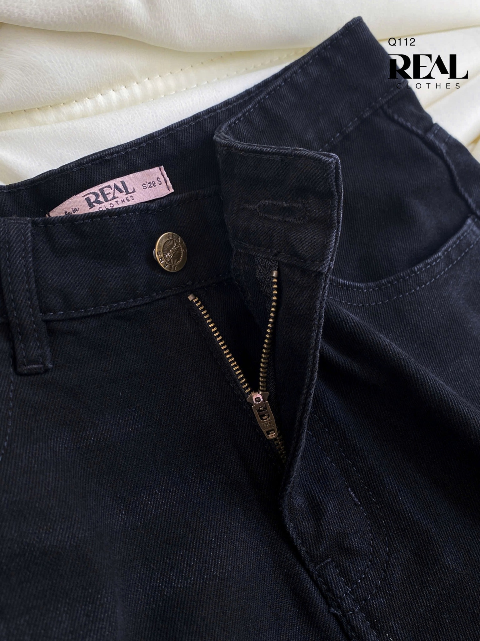 Quần Jeans suông đen