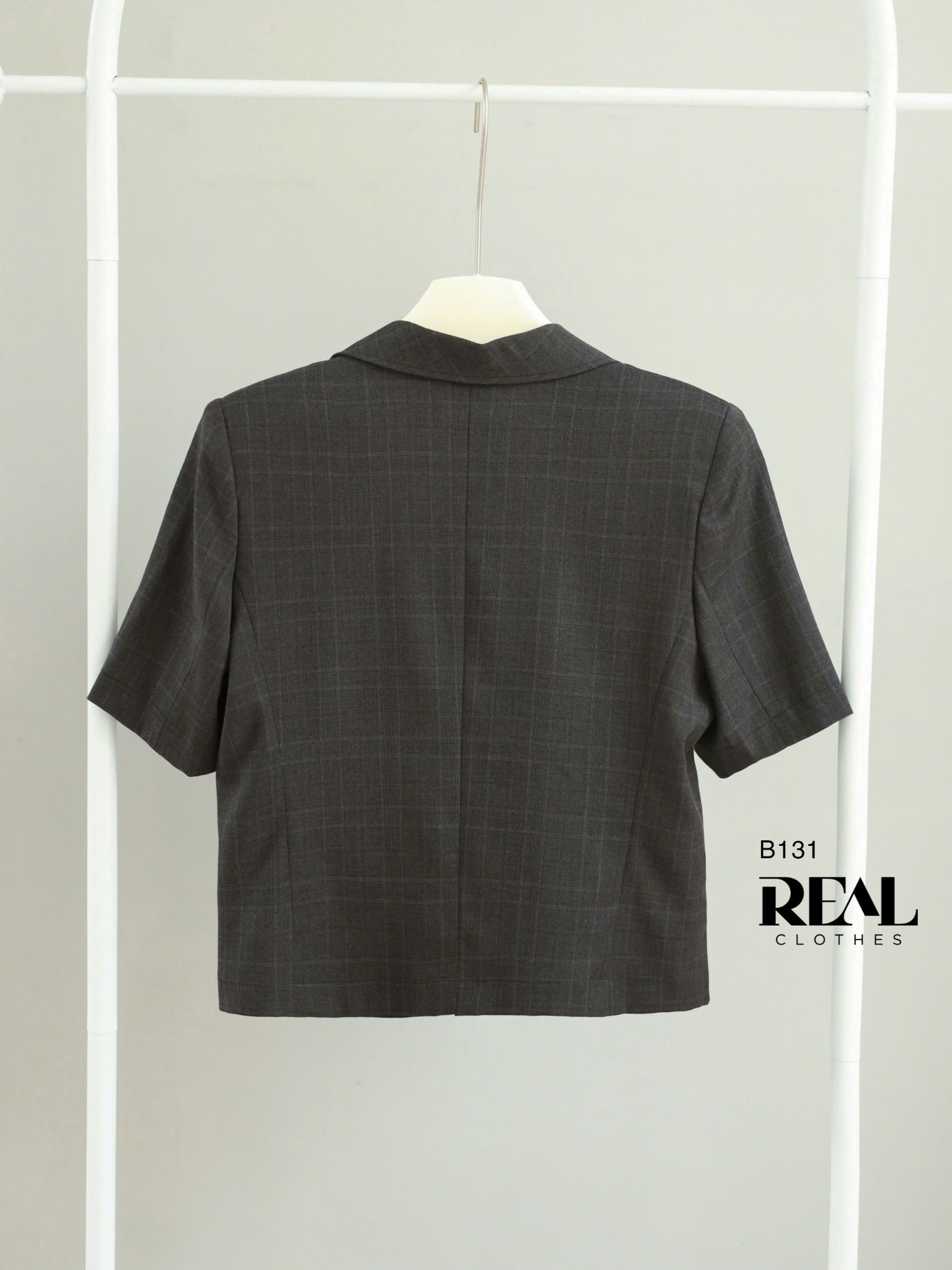 Blazer tay ngắn bàn cờ xám đậm SALE