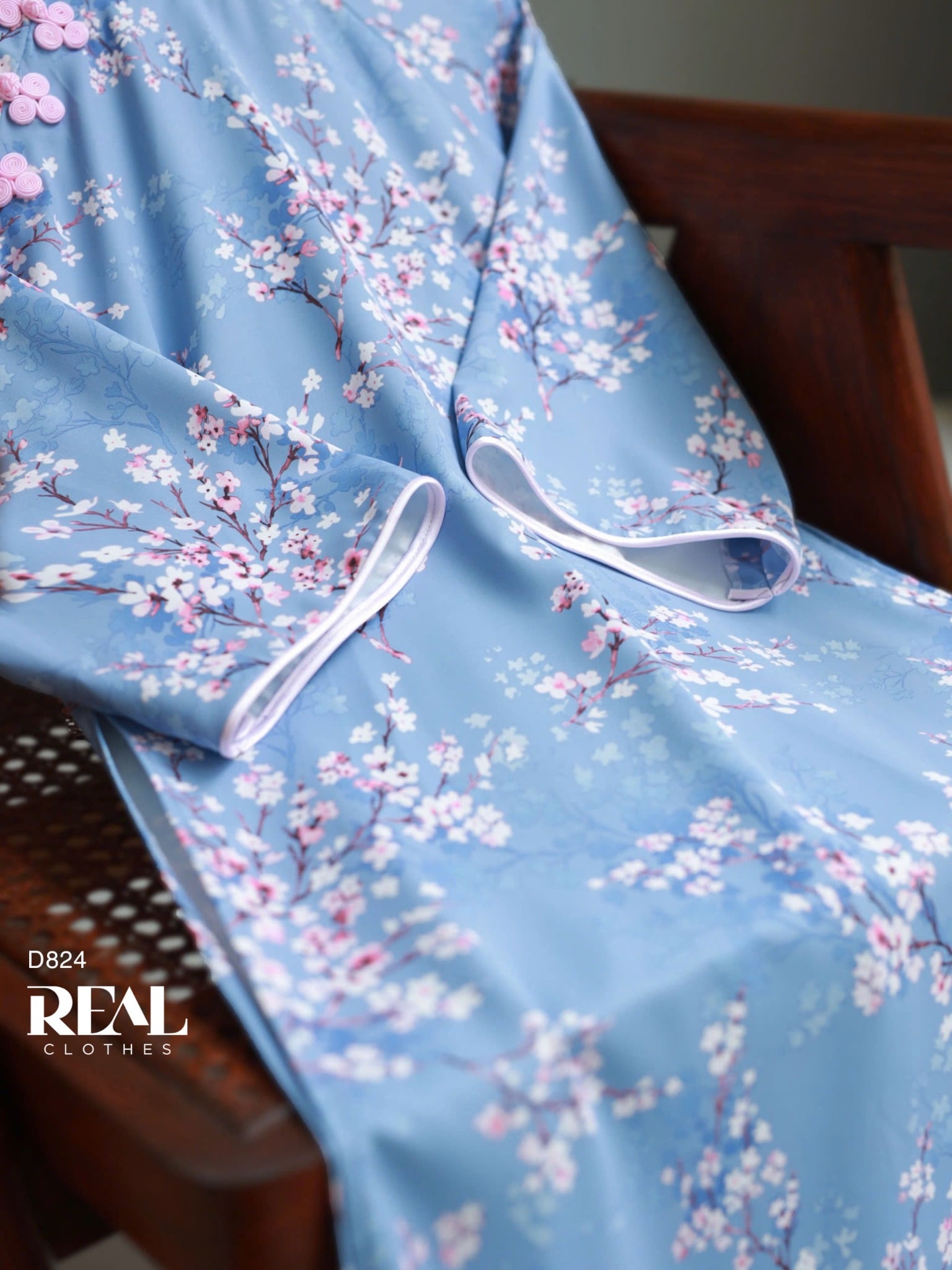 Áo dài cách tân Hoa Đào