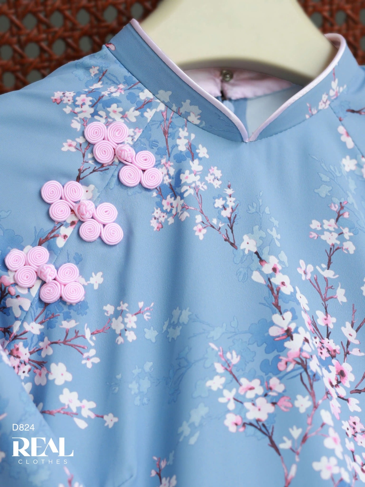 Áo dài cách tân Hoa Đào