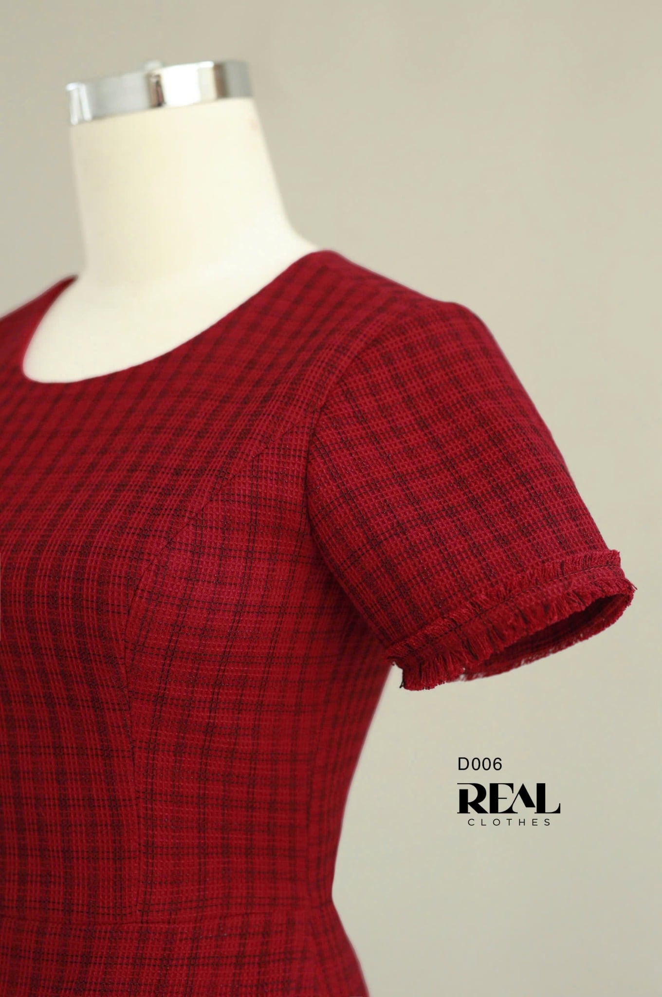 Đầm tua caro đỏ đô