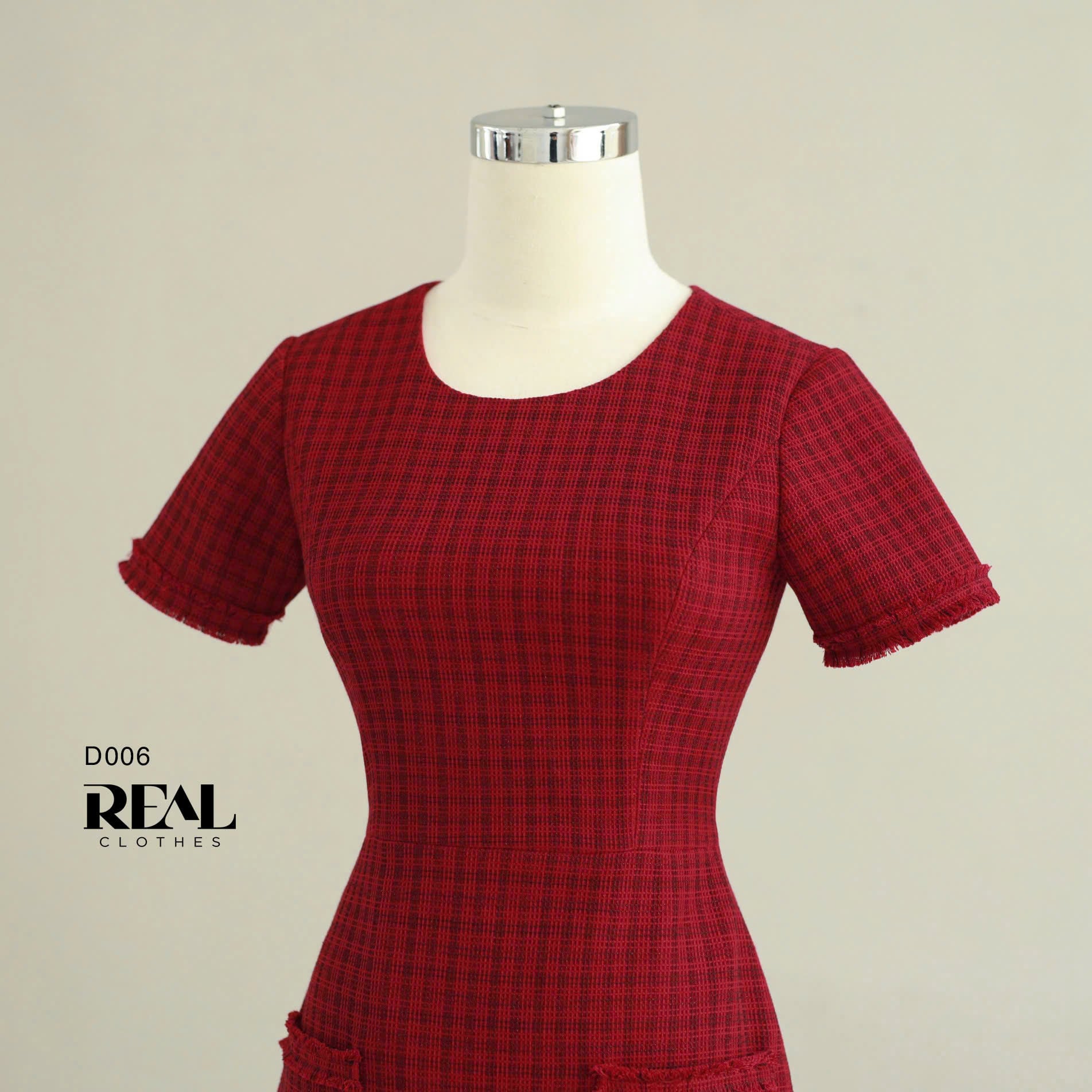 Đầm tua caro đỏ đô