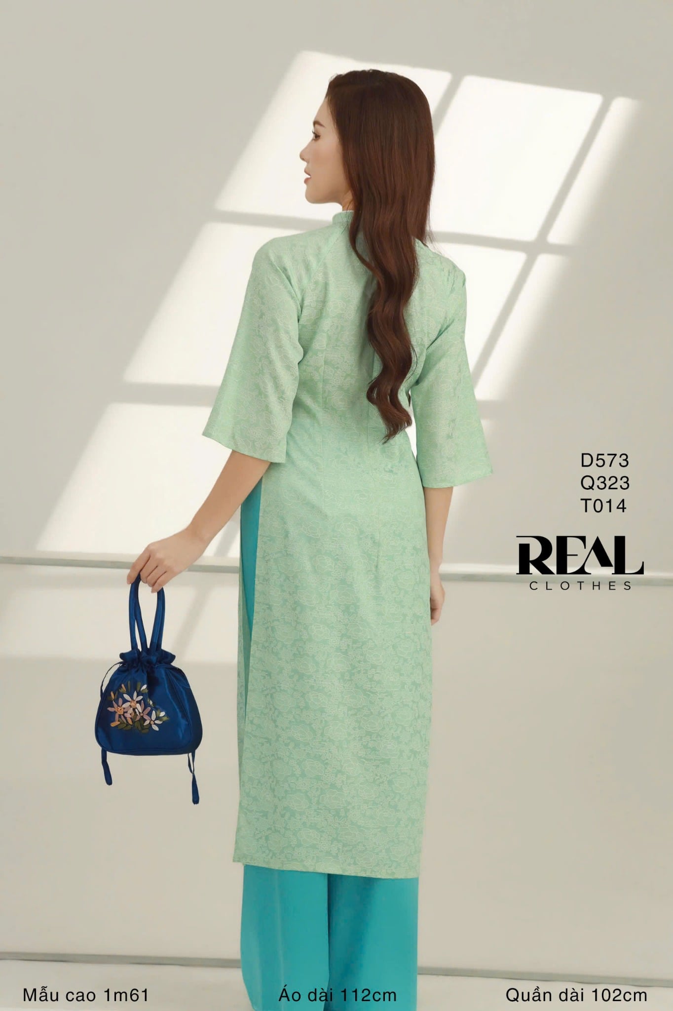 Áo dài cách tân nút hoa xanh mint