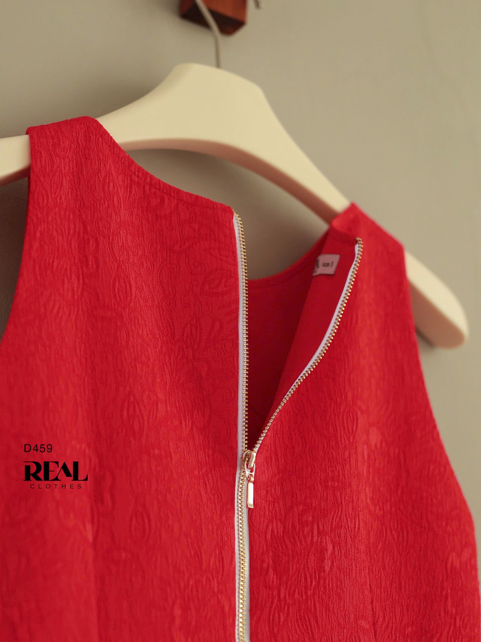 Đầm suông gấm đỏ