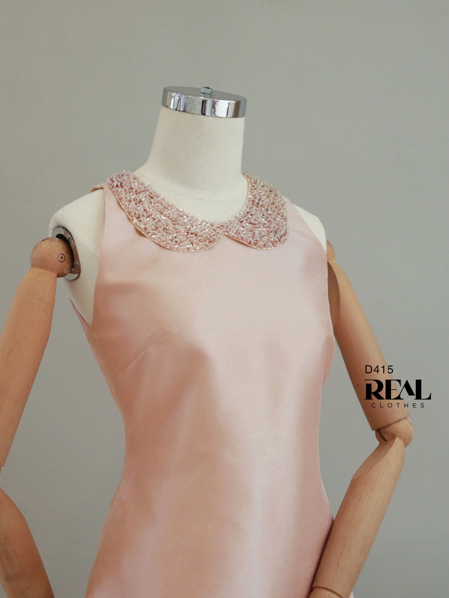 Đầm ánh cam cổ lá sen