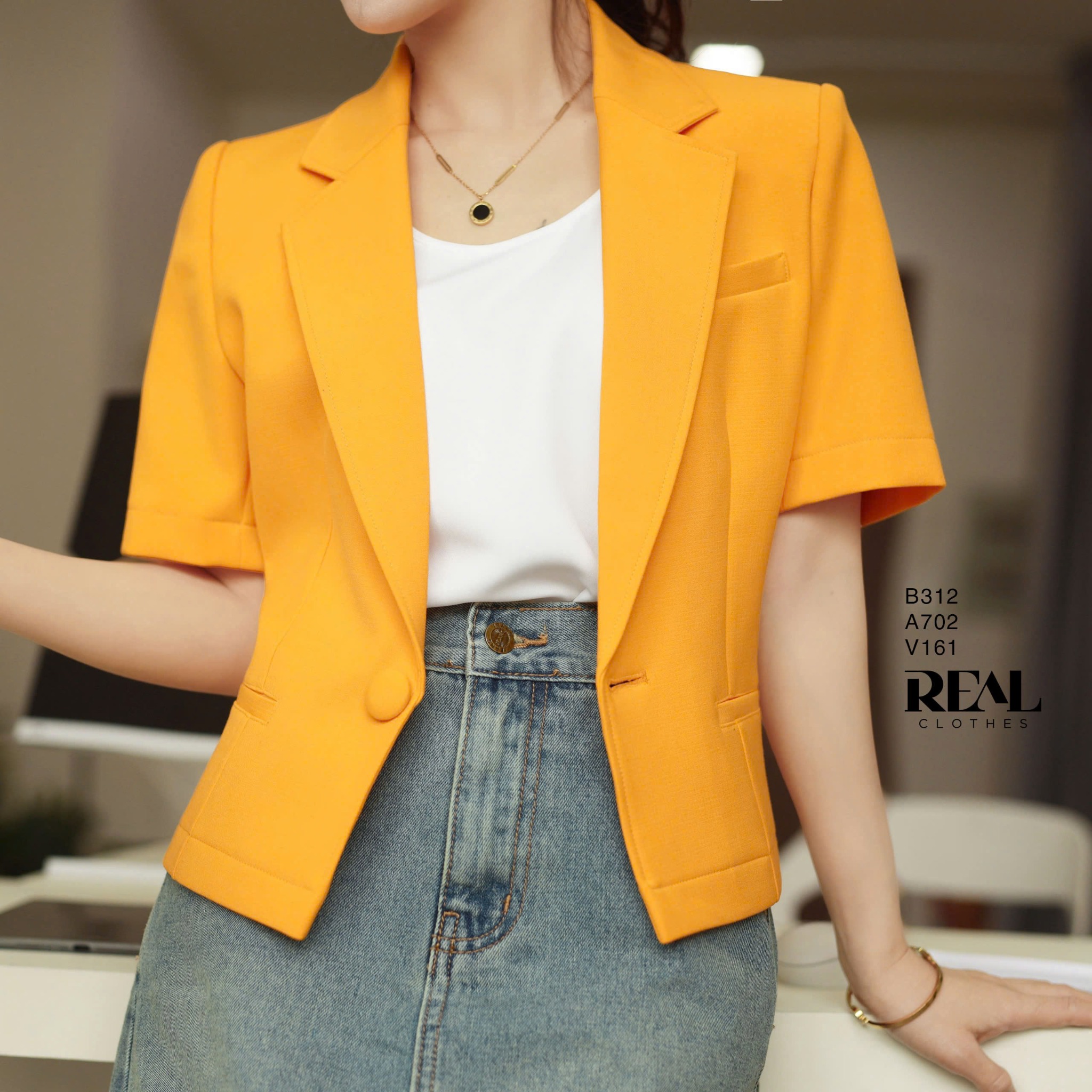 Blazer tay ngắn vàng