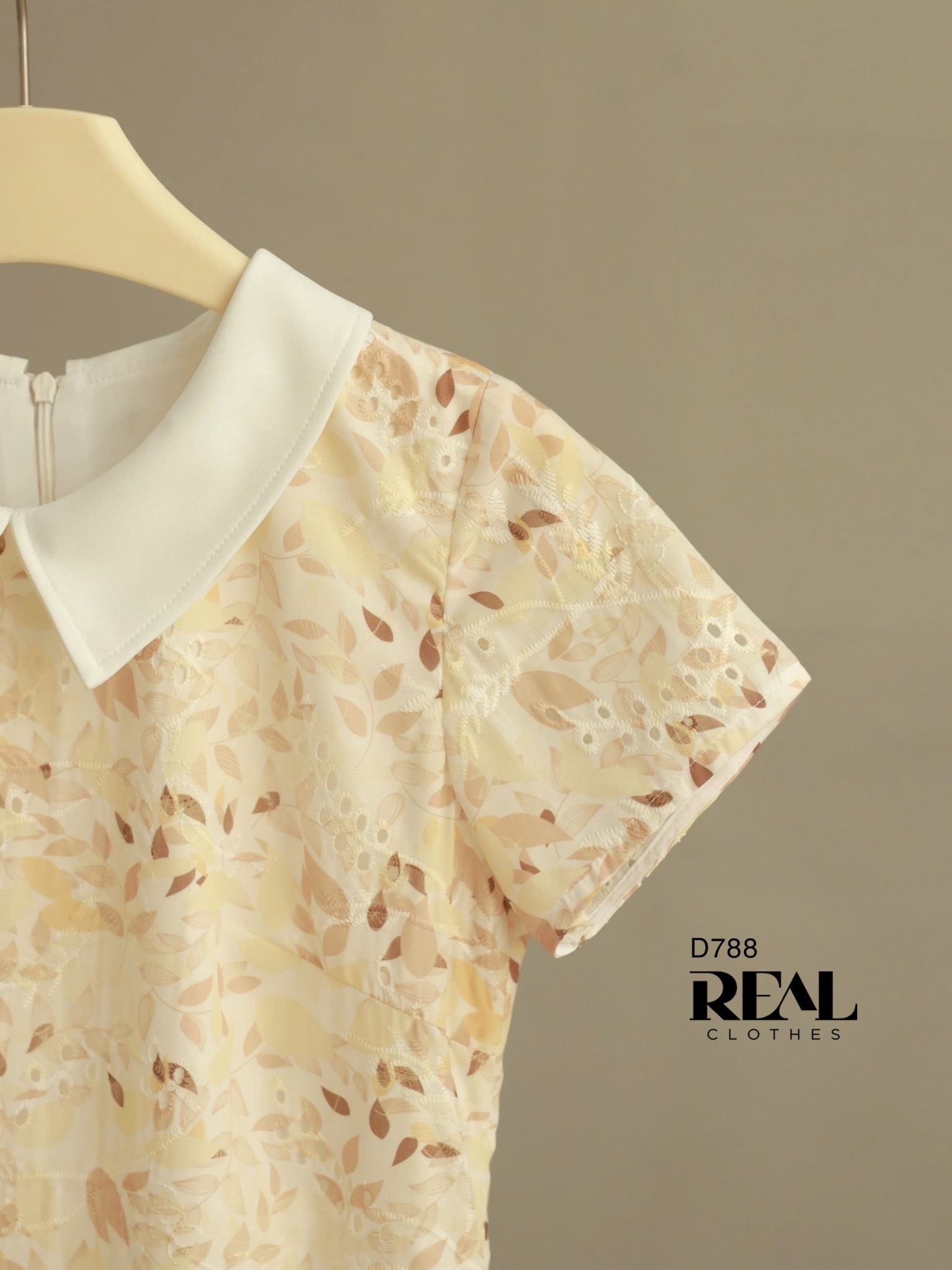 Đầm suông tay đủ cổ lá sen vàng