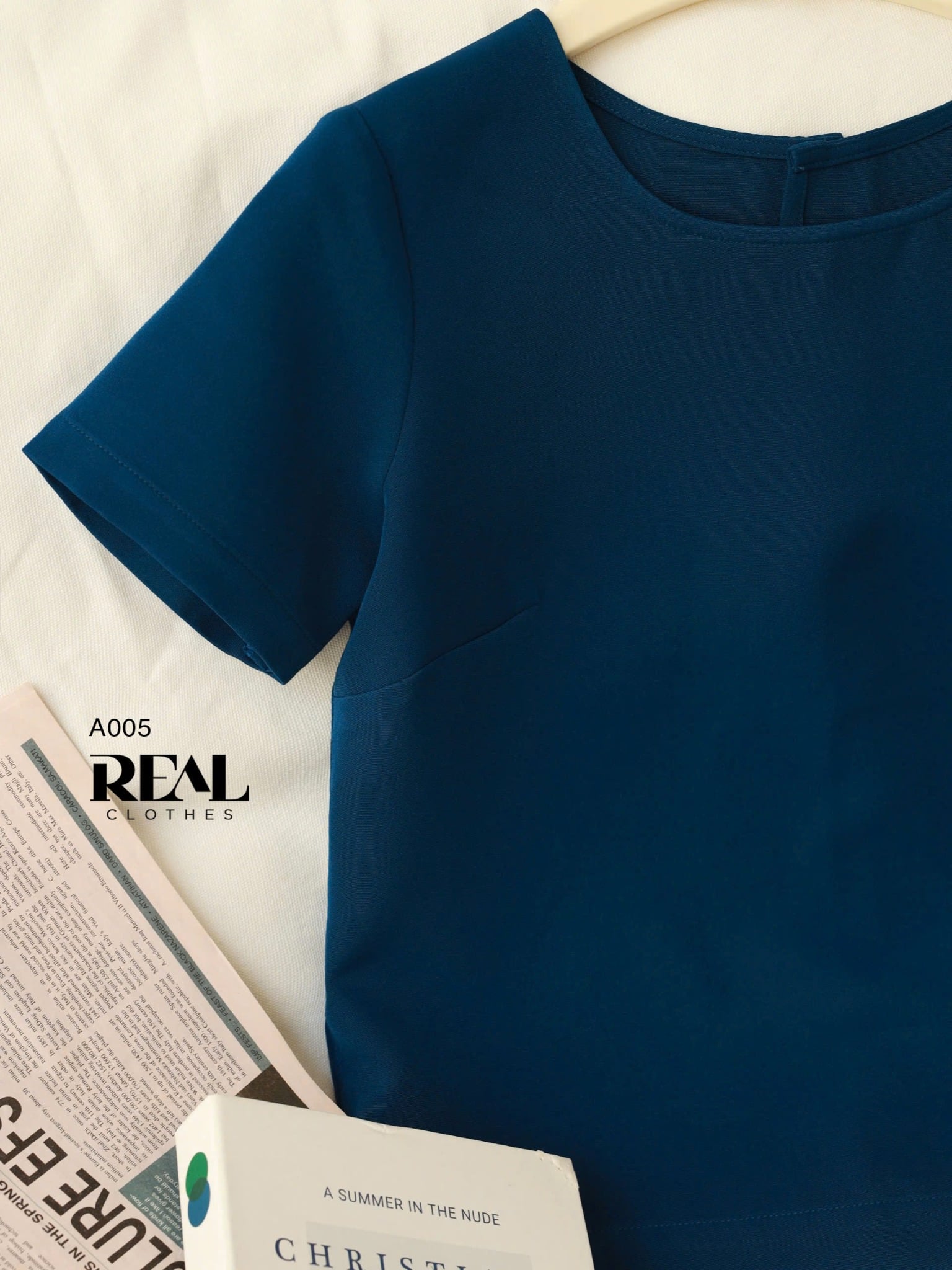 Croptop nút live xanh cổ vịt SALE - size XS