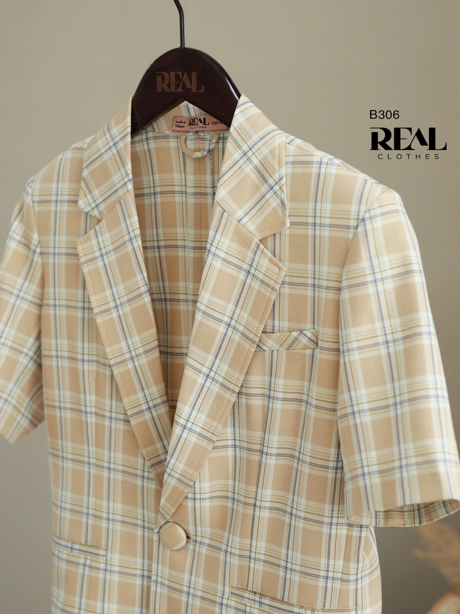 Blazer tay ngắn caro vàng