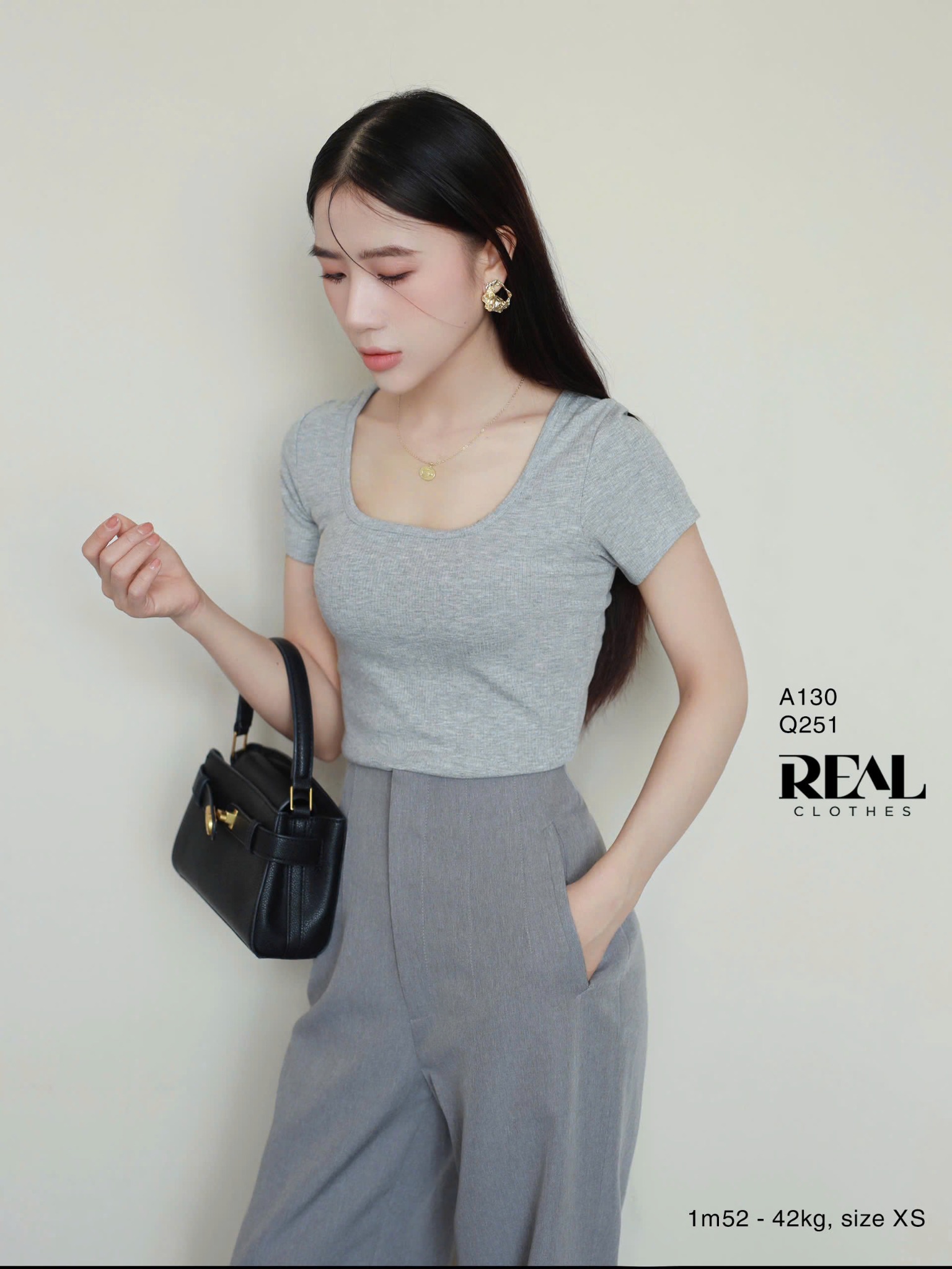 Áo cổ U xám SALE