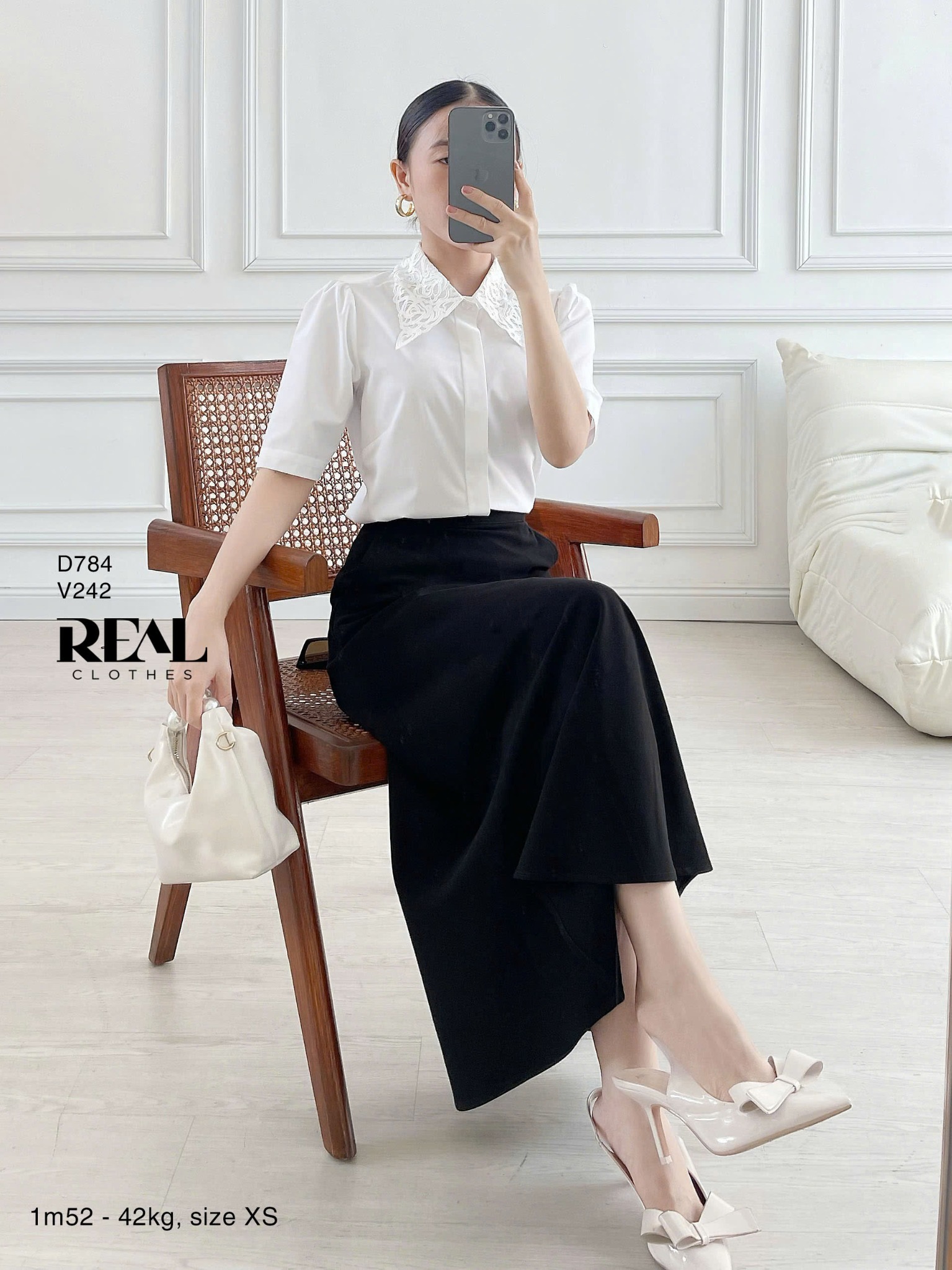 Sơ mi bamboo cổ ren trắng tinh - size S