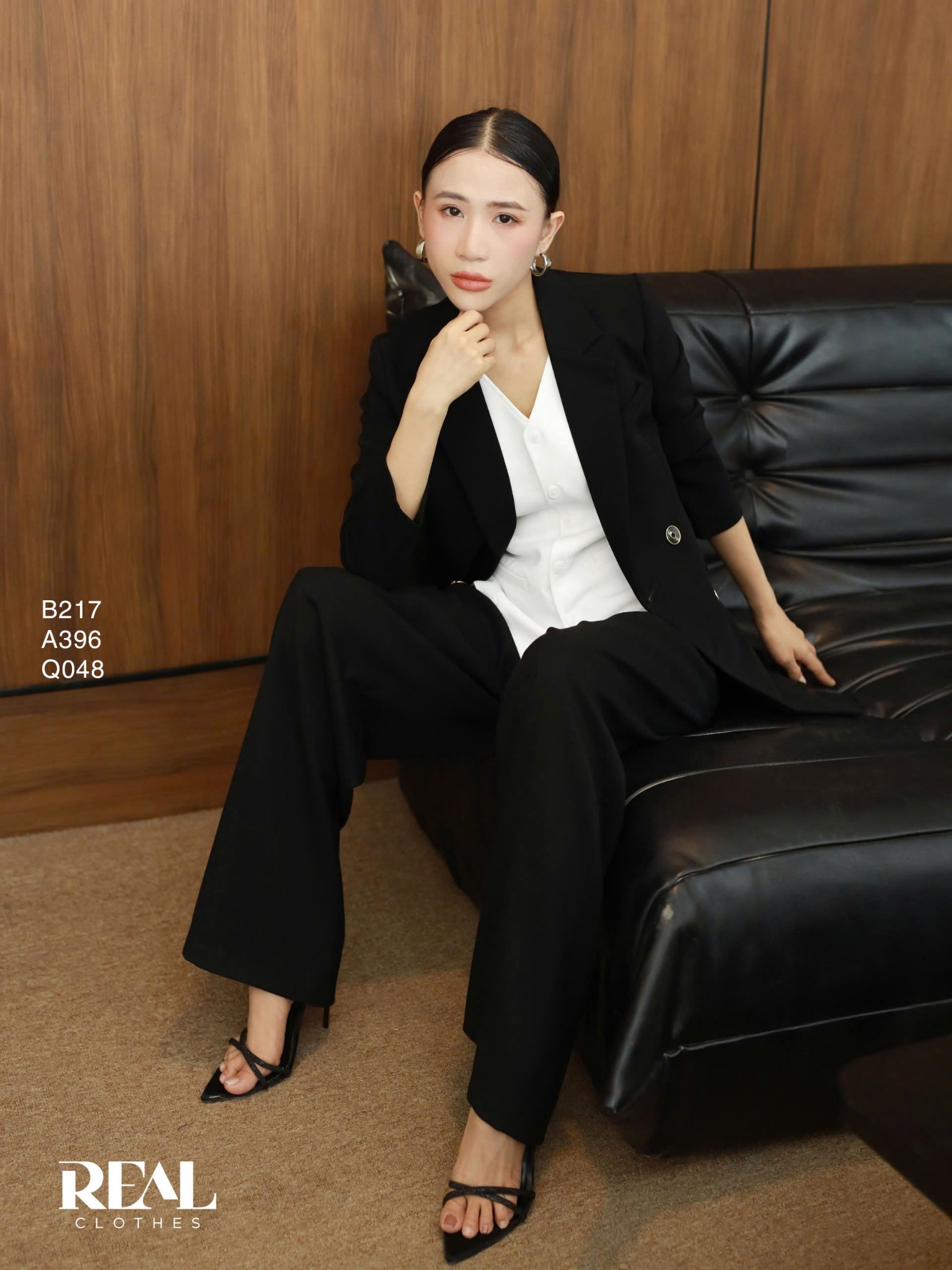 Blazer Paris đen SALE