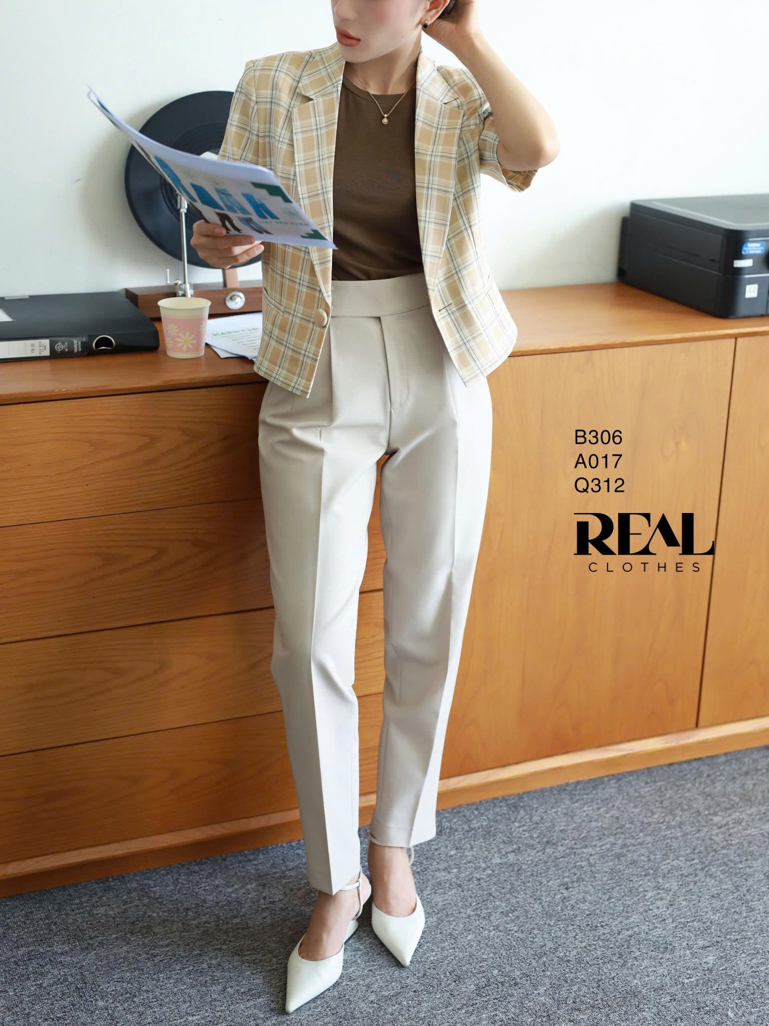 Blazer tay ngắn caro vàng