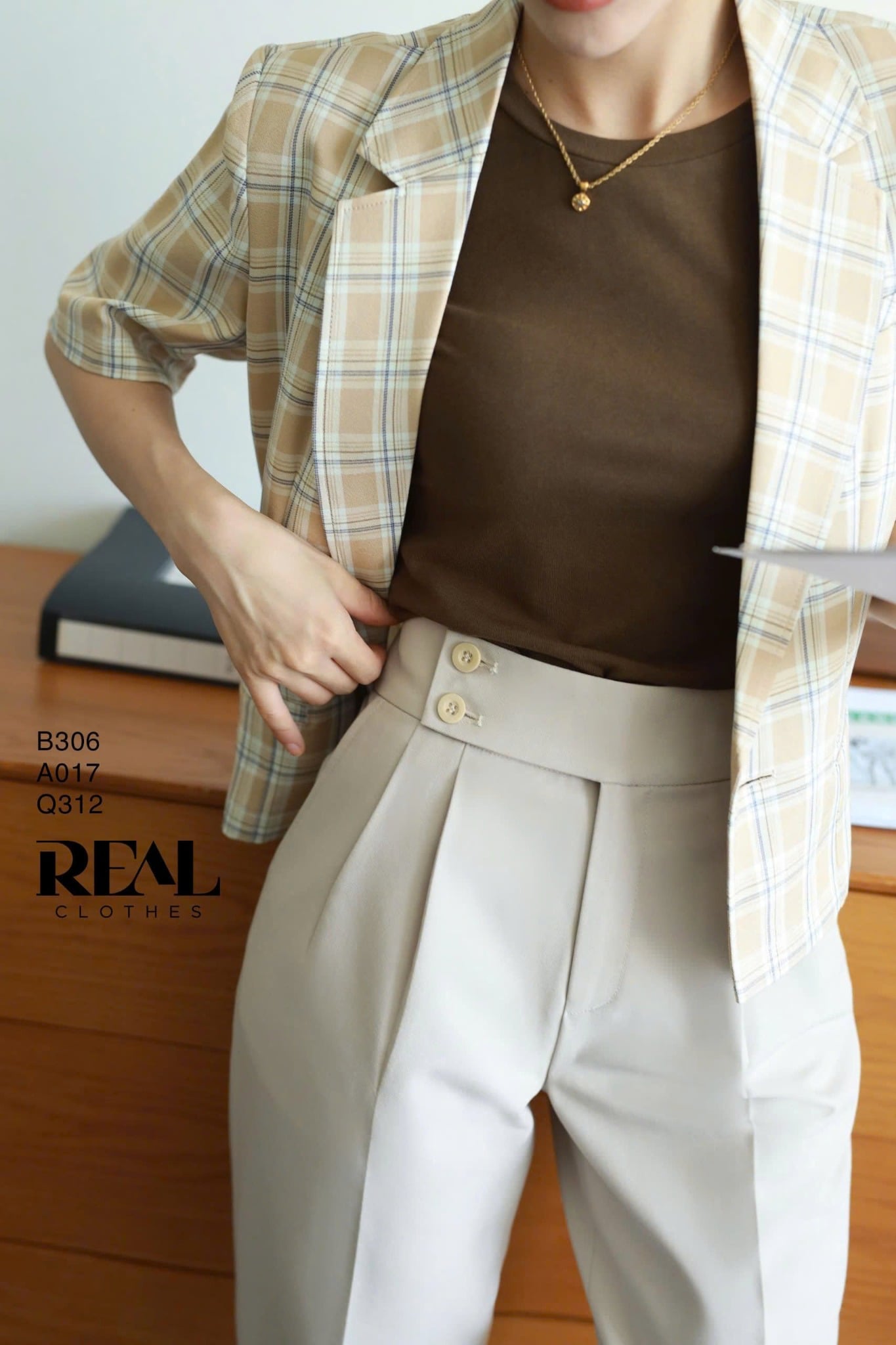 Blazer tay ngắn caro vàng