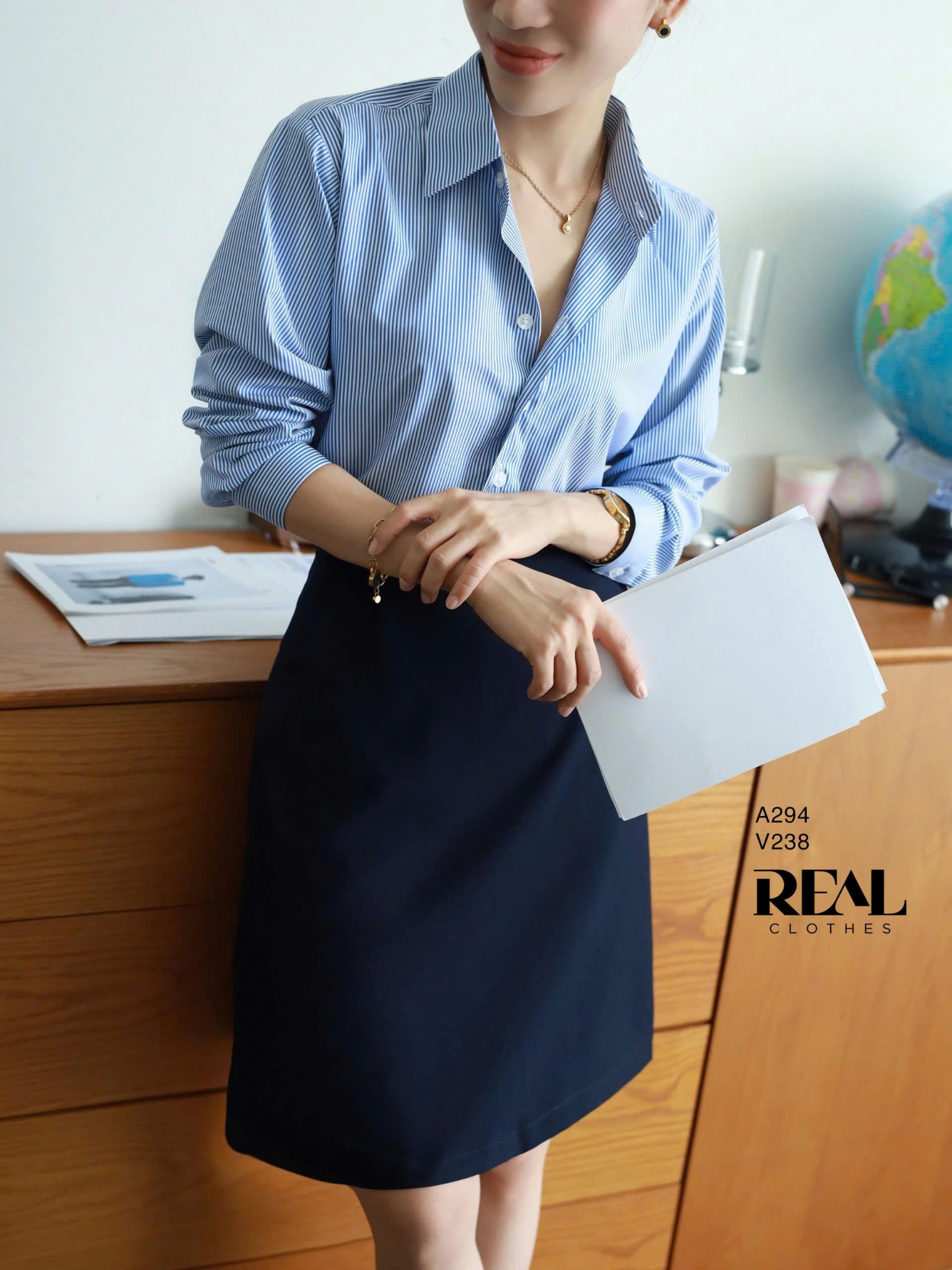 Sơ mi form rộng sọc xanh SALE