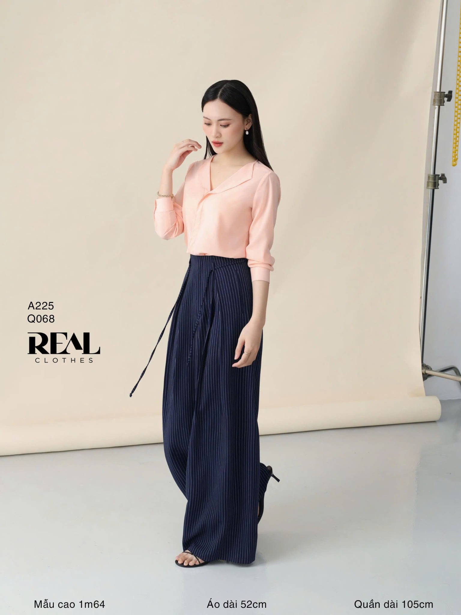 Quần ống rộng sọc xanh