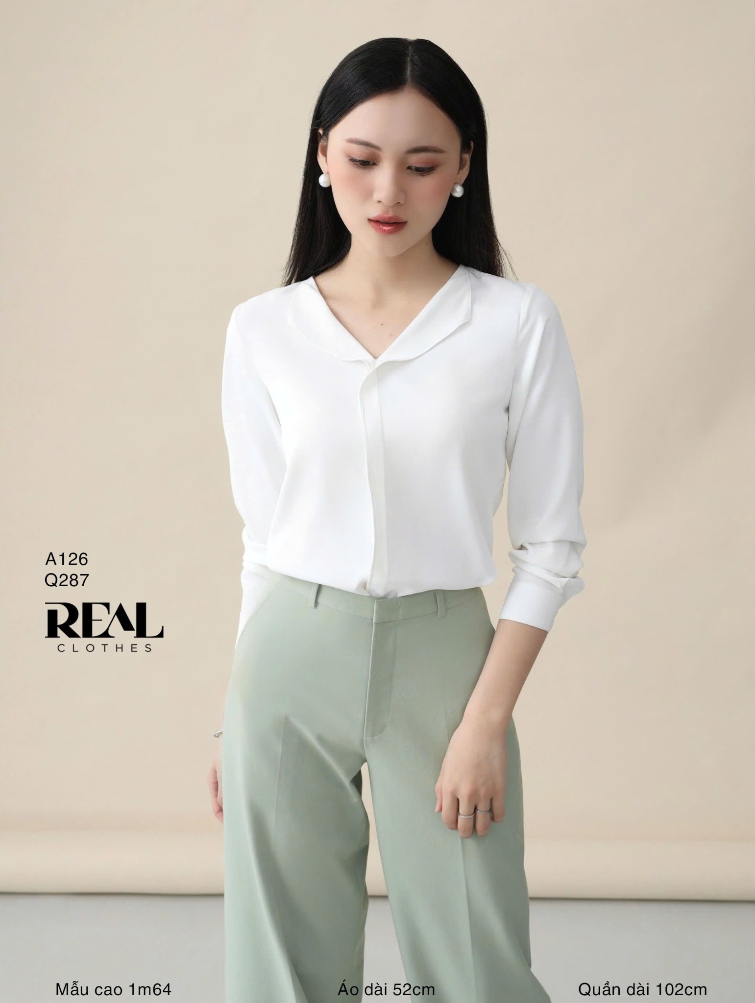 Áo cổ lật trắng