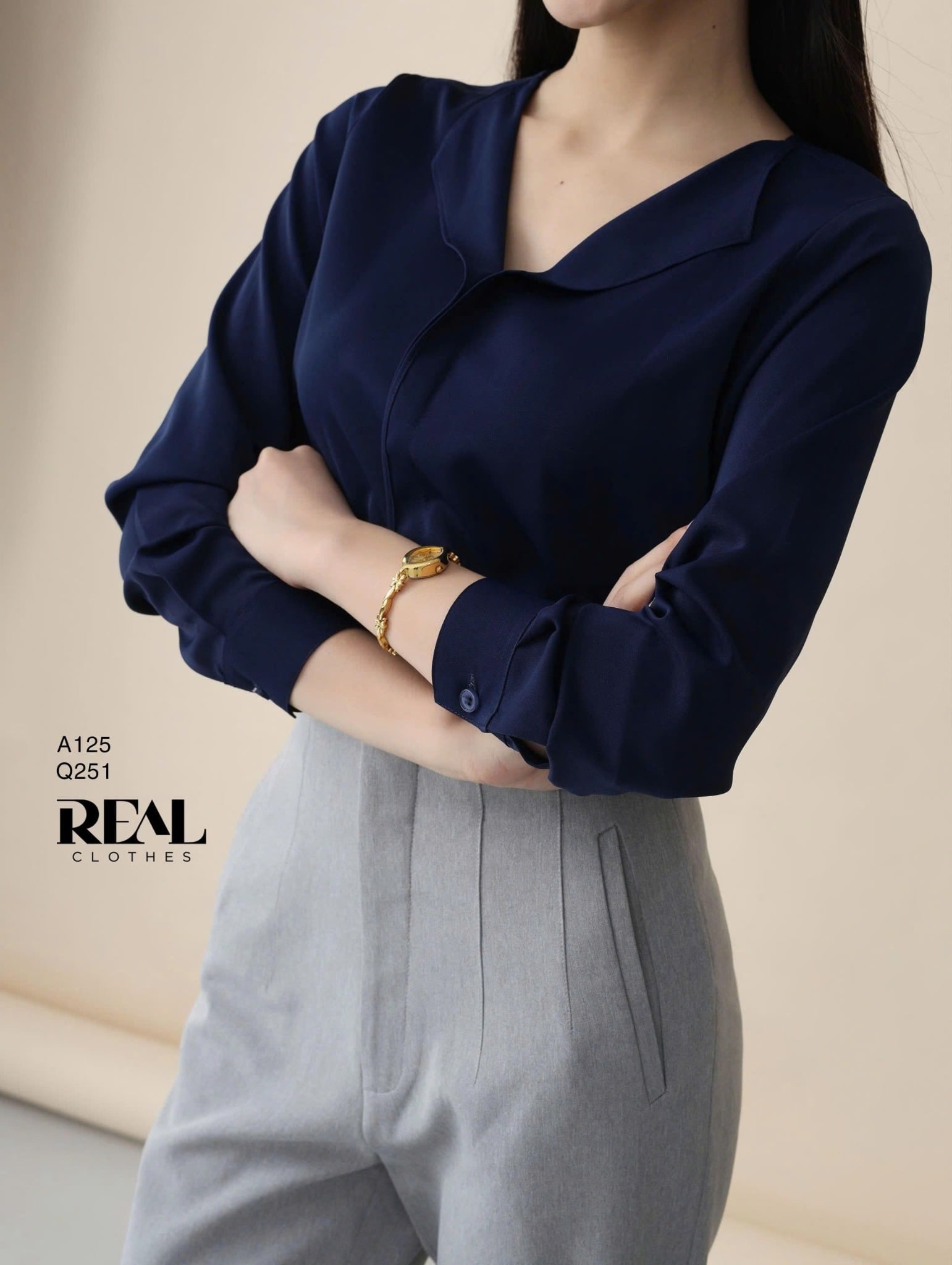 Áo cổ lật xanh đen