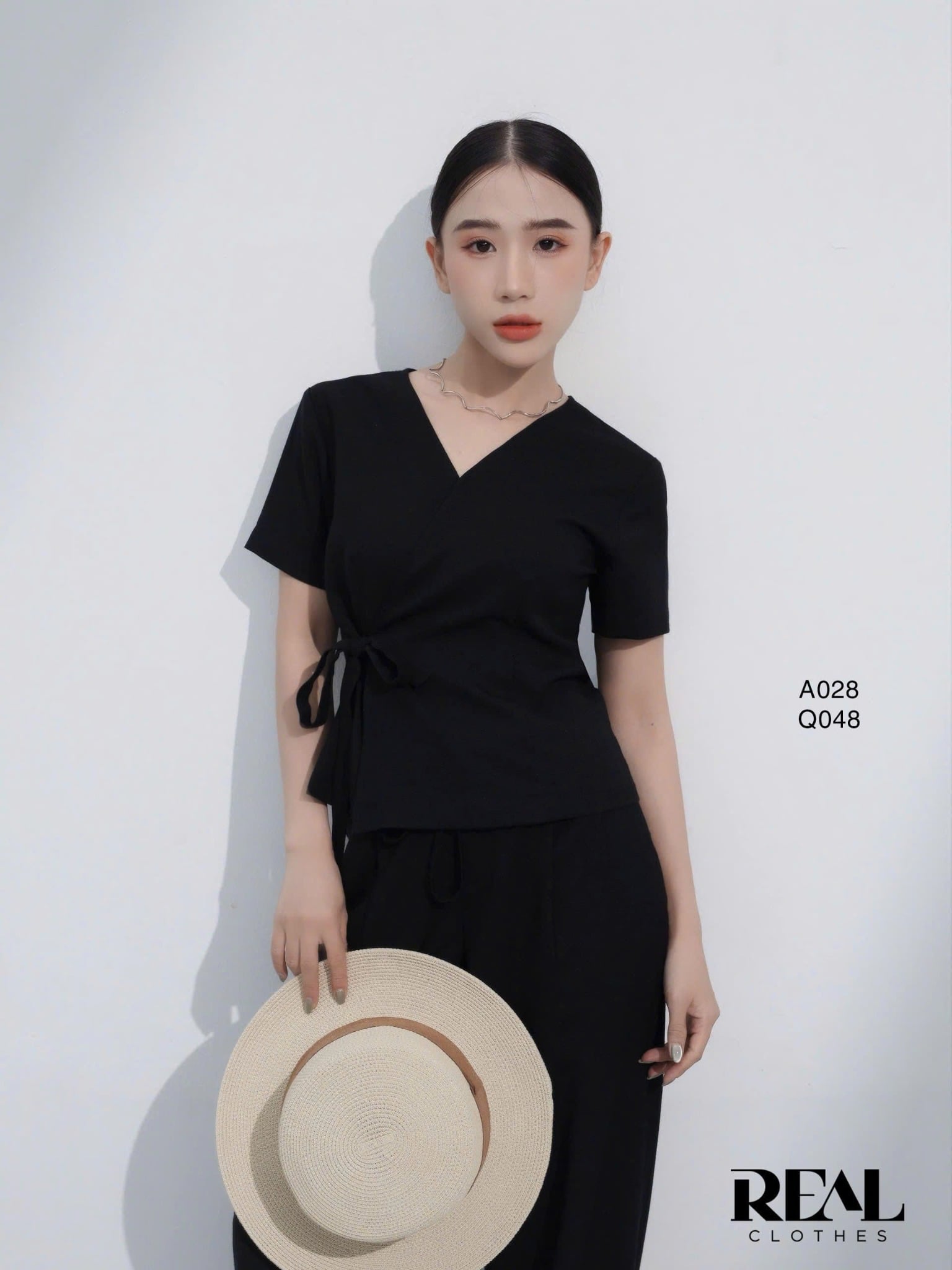  Áo chéo linen đen 