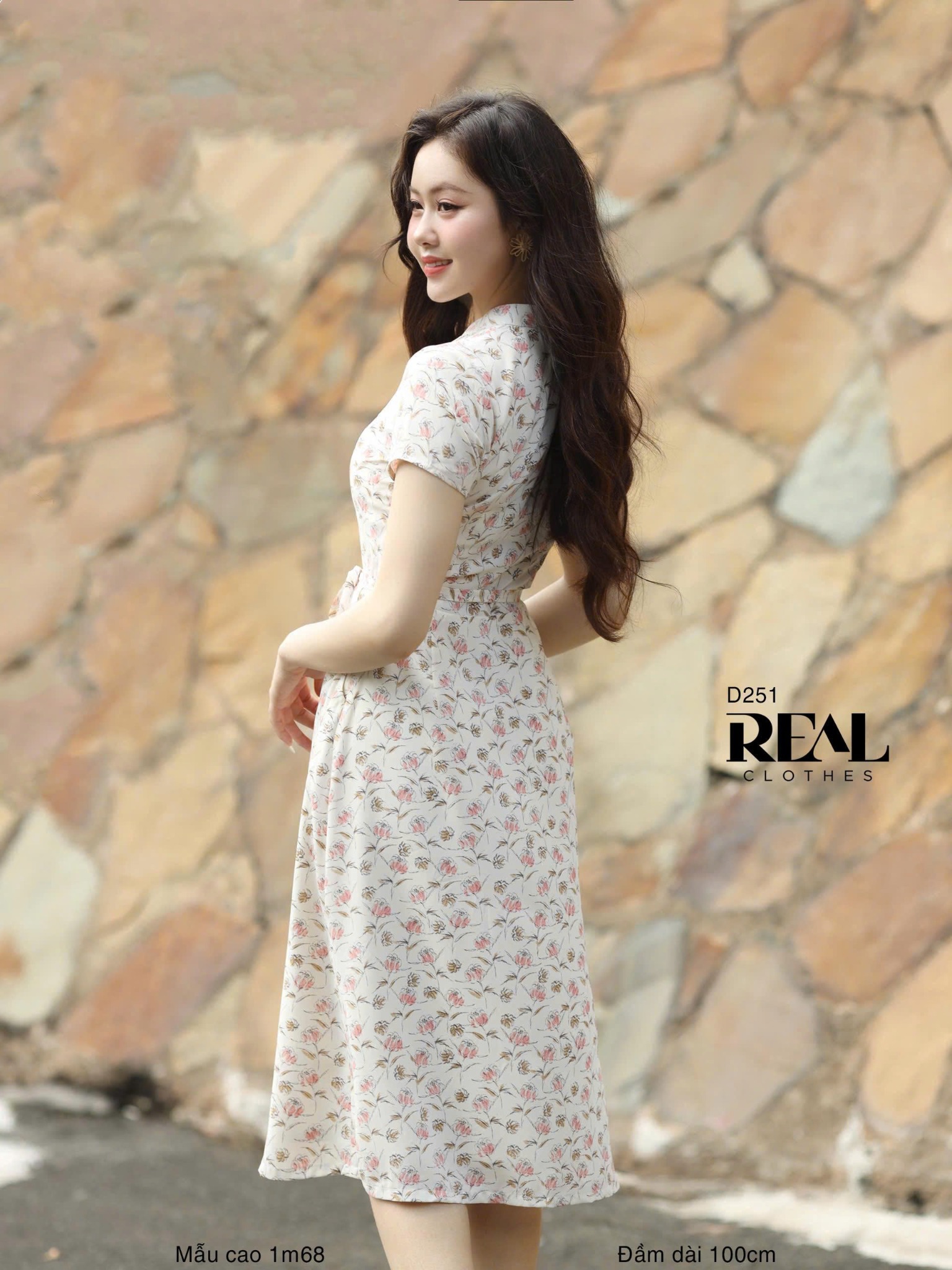 Đầm cổ trụ hoa kem SALE