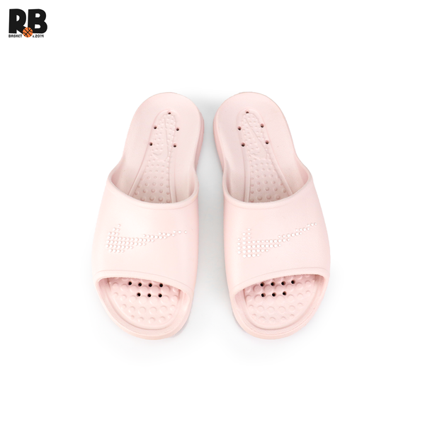 DÉP NIKE VICTORI ONE SHOWER WMNS