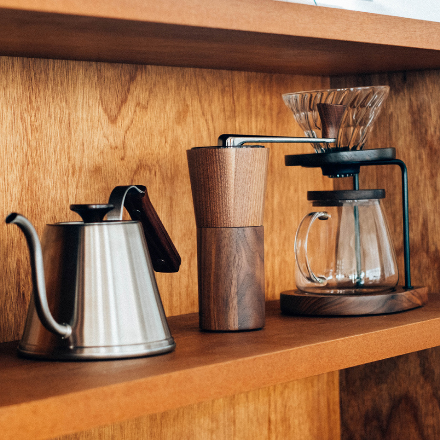  Phễu V60 thủy tinh pha cà phê Hario heat-resistant glass dripper walnut wood series VDG-02-WN 