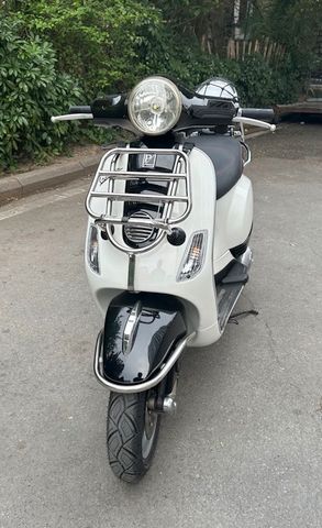  Cho thuê xe máy PIAGGIO LX 125 IE 