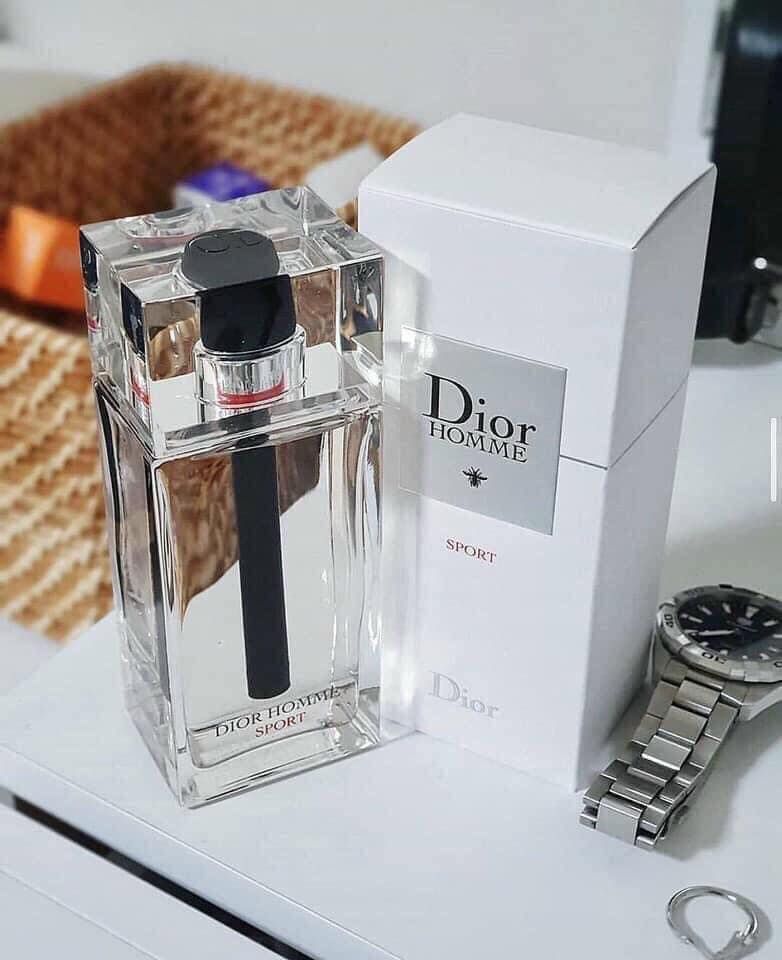 DIOR HOMME SPORT 125ML THIẾT KẾ SANG TRỌNG VỚI DUNG TÍCH LỚN TIỆN LỢI