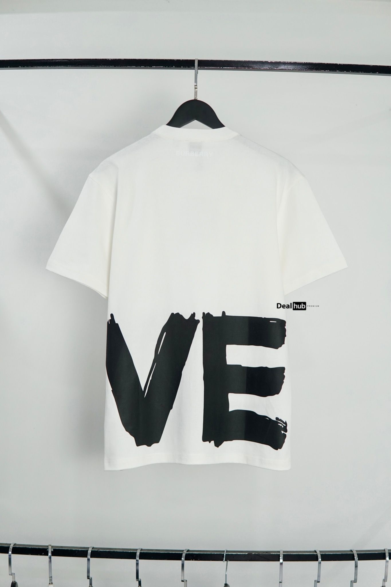 Burberry LOVE print T-shirt White – Deal Hub