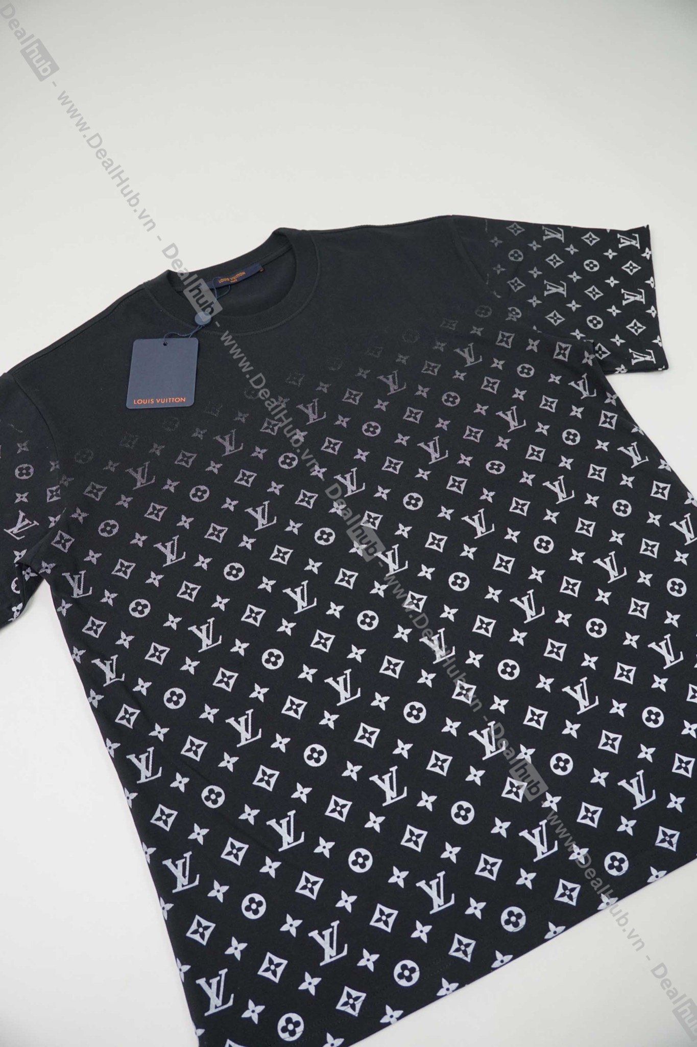 Áo Louis Vuitton Lvse Monogram Gradient Tshirt 1A8HKI Centimetvn #2 Áo Louis Vuitton Lvse Monogram Gradient Tshirt 1A8HKI Centimetvn
