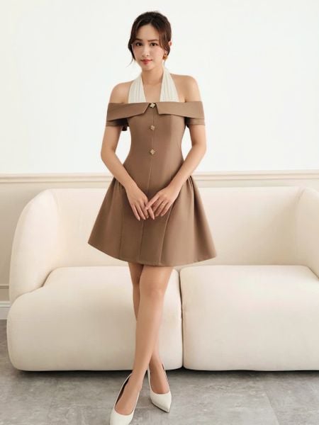 Người mẫu mặc Đầm tiệc ngắn phối dây cổ yếm - D3884B màu nâu tây