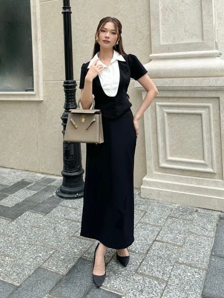 Người mẫu mặc Áo sơ mi công sở phối cổ trắng - A3622