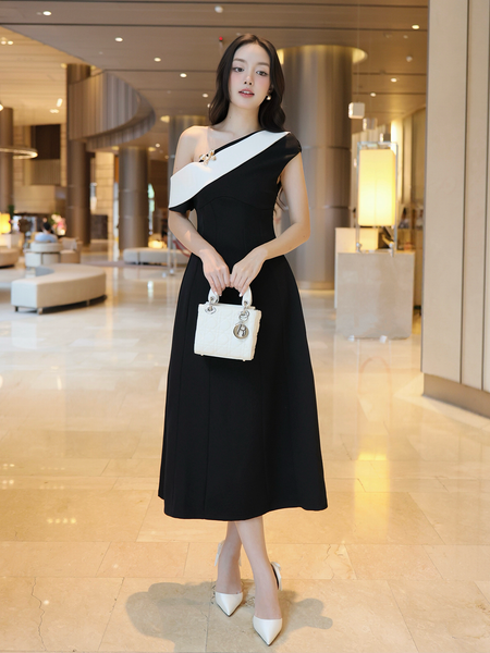 Full dáng mẫu 2 Đầm xòe tiệc dài lệch vai kèm tag D4475A