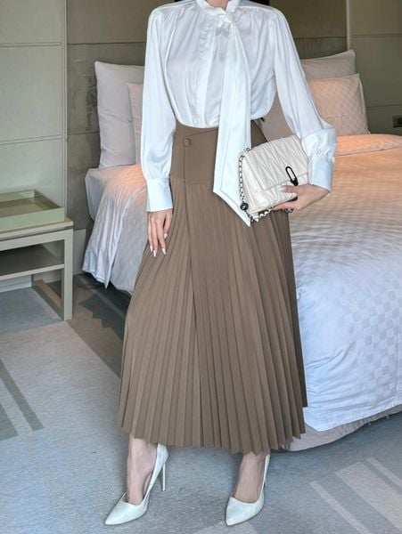 Góc cận của Chân váy dài xếp ly lưng bảng to - V3556