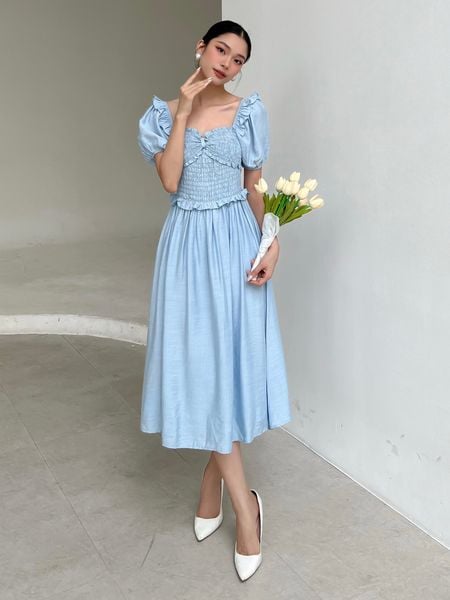 Người mẫu mặc Đầm dài dự tiệc nhún thun chỉ - D1923 xanh biển