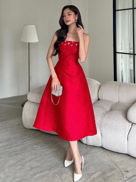 Người mẫu mặc Đầm dự tiệc 2 dây phối viền đá - D2842 trắng