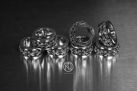 Nhẫn Chrome Hearts Cross spinner ring