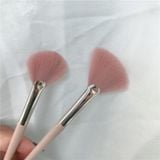  CỌ QUẠT HIGHLIGHT MÀU PASTEL 