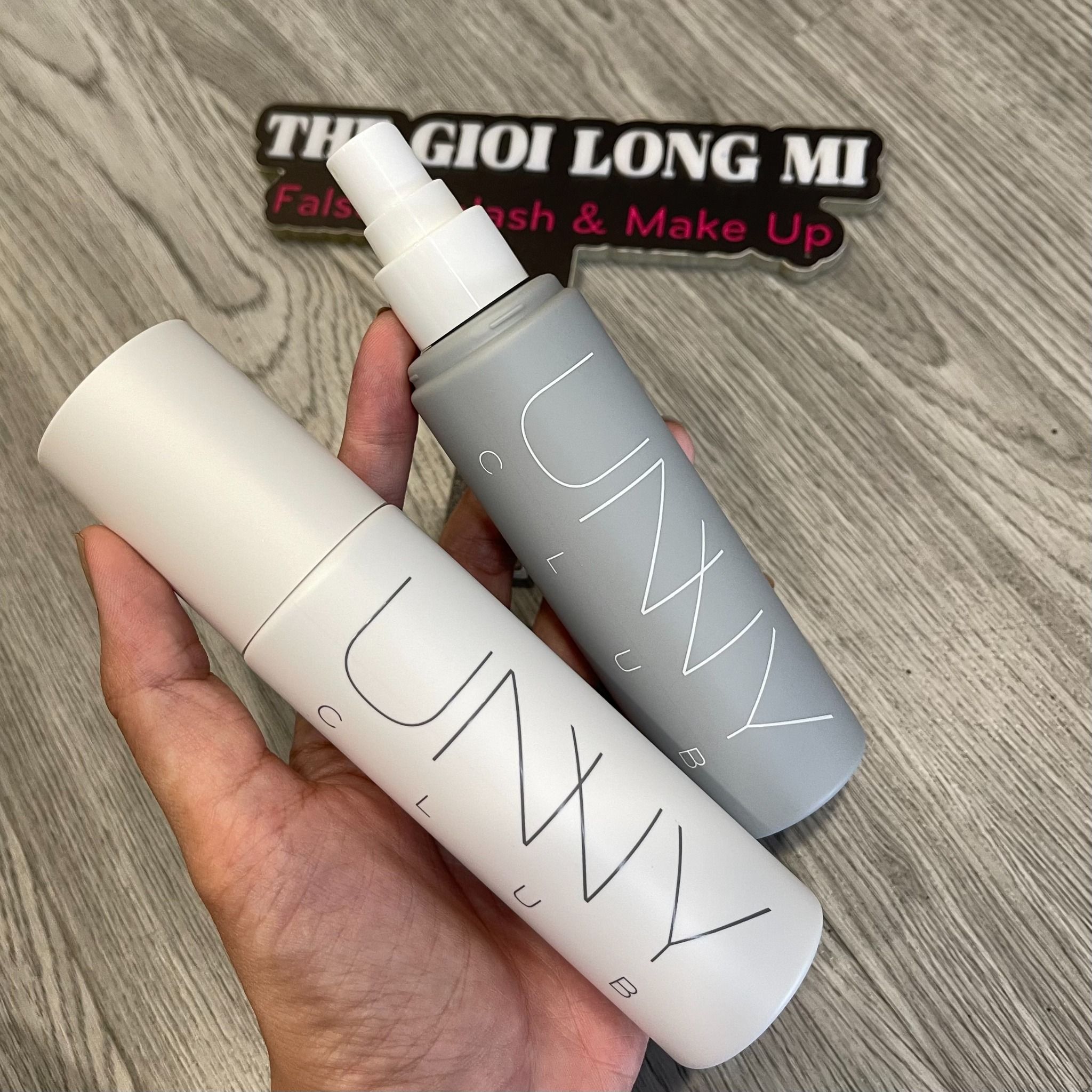  XỊT KHÓA NỀN TRANG ĐIỂM UNNY CLUB 