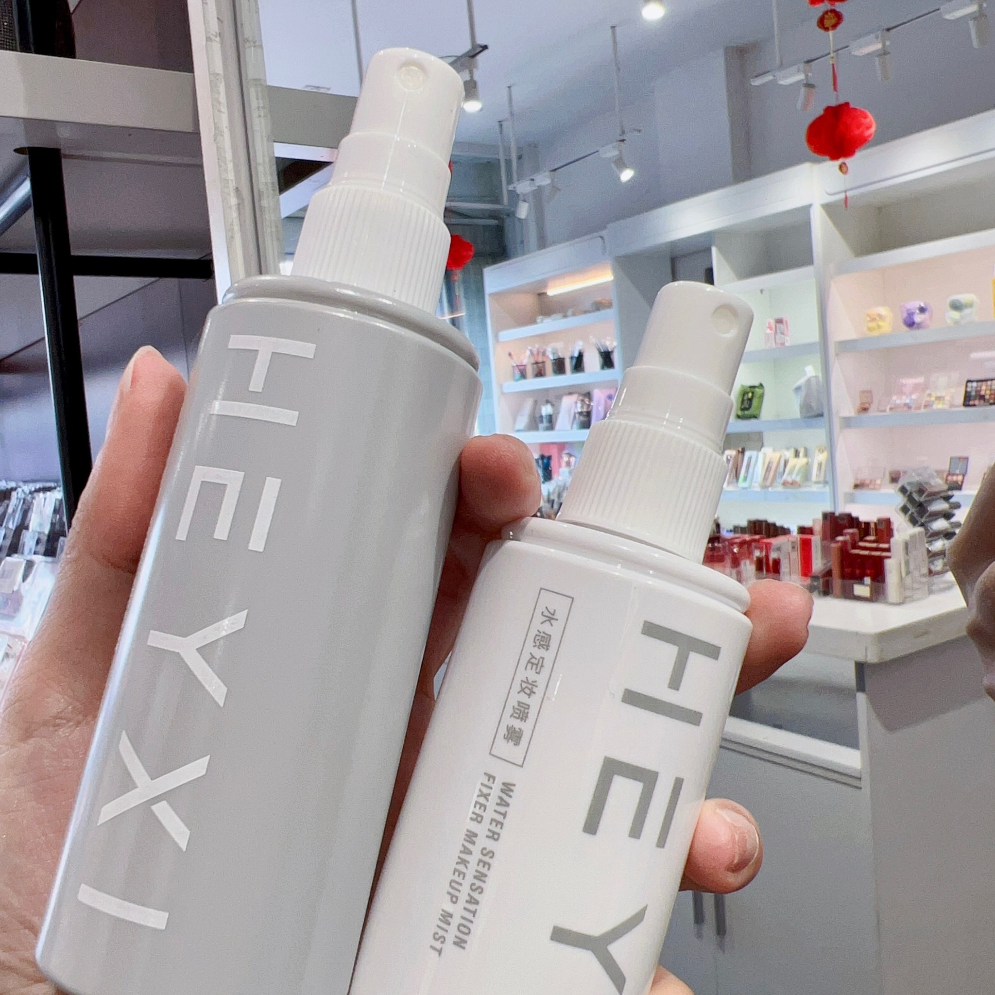 MAKE UP SETTING SPRAY XỊT KHÓA NỀN HEYXI