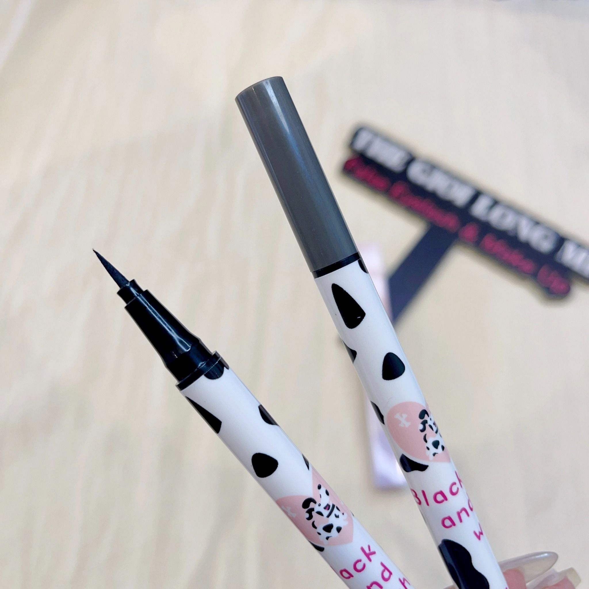  Dalmatian bút lông vẽ mắt đầu siêu nhỏ với họa tiết chú chó đốm xinh xắn thương hiệu Liangnishi 