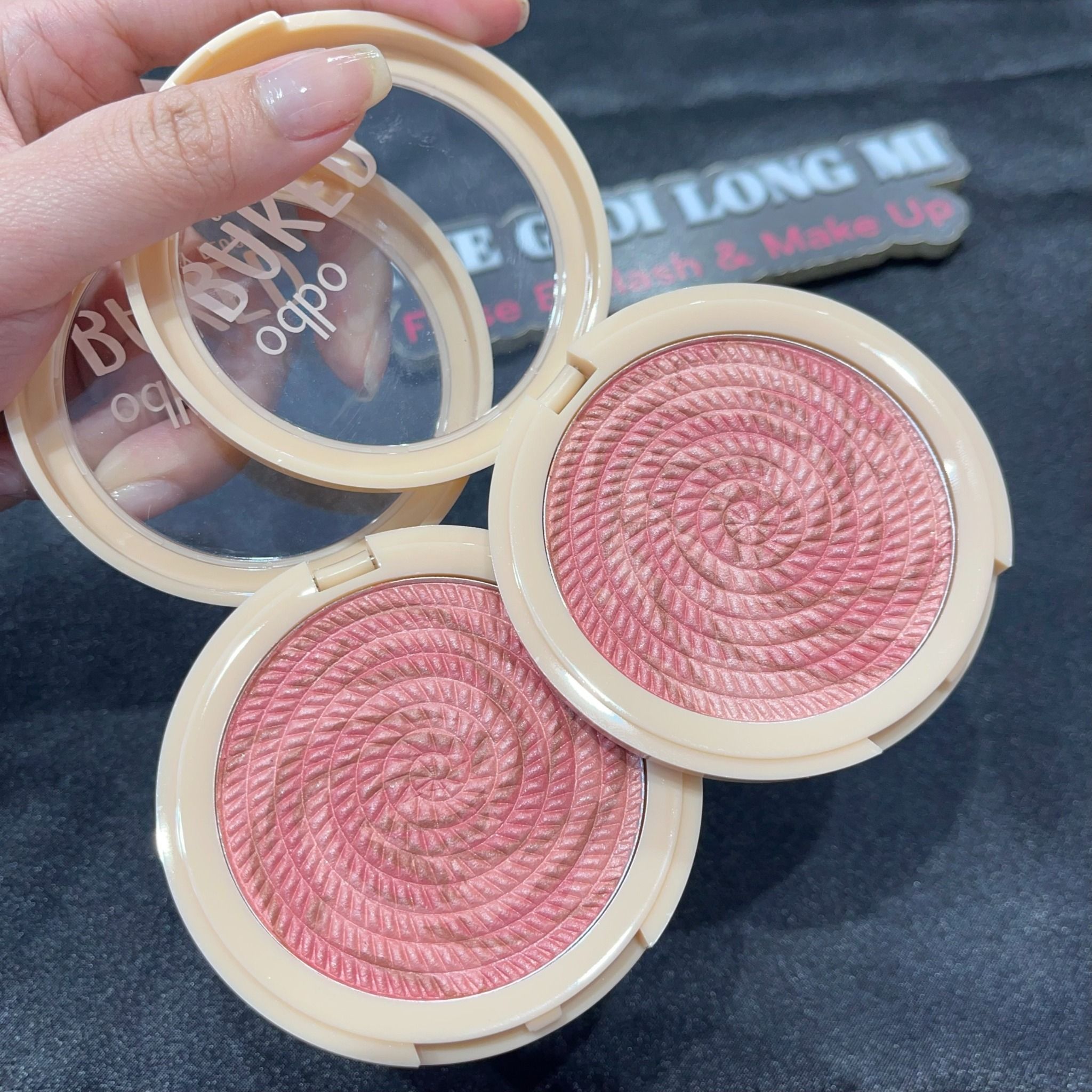  Snowy Blush hộp má hồng tròn ánh nhũ siêu lấp lánh thương hiệu Odbo cosmetics (chính hãng Thái Lan) 