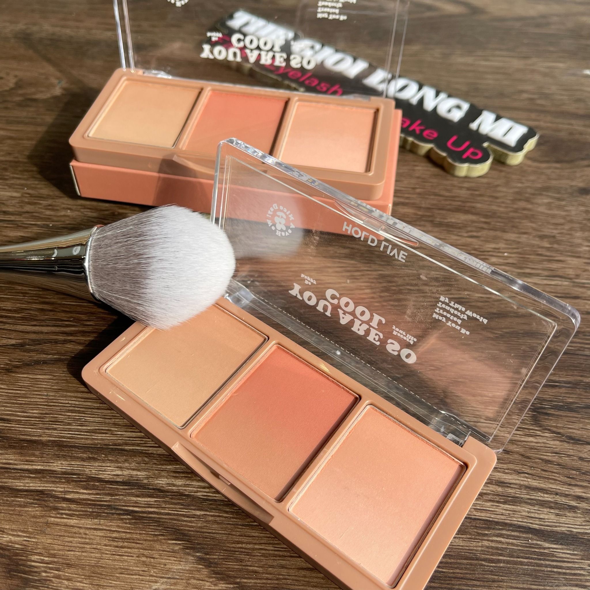  Secret Garden Blush má hồng 3 ô màu cực cool đến từ thương hiệu Holdlive 