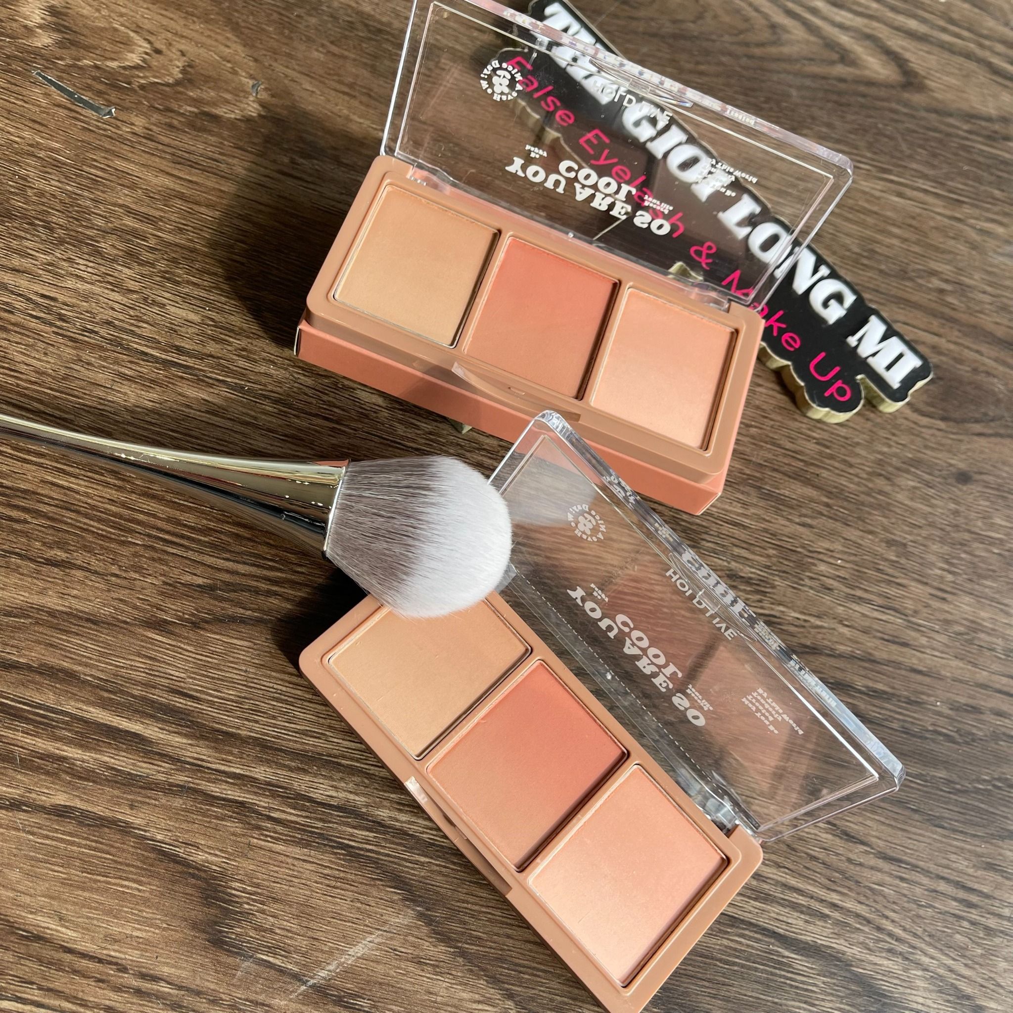  Secret Garden Blush má hồng 3 ô màu cực cool đến từ thương hiệu Holdlive 