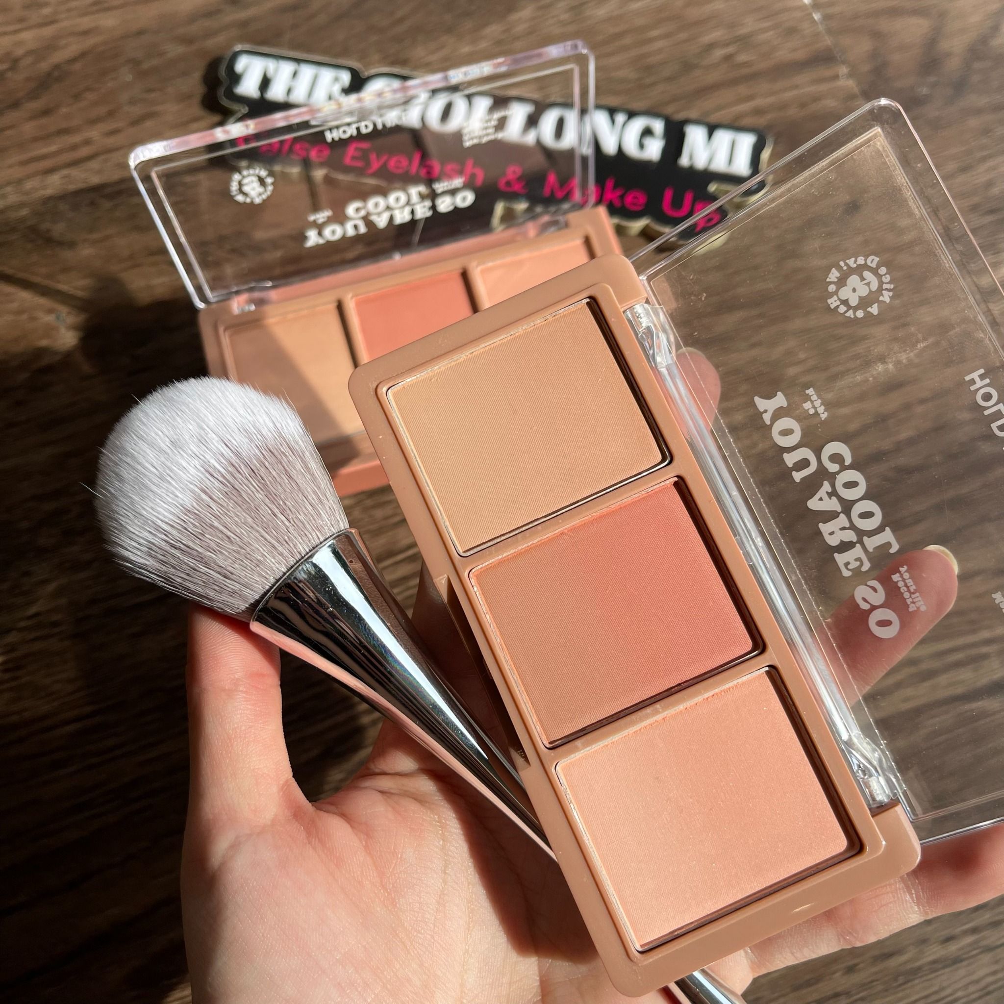  Secret Garden Blush má hồng 3 ô màu cực cool đến từ thương hiệu Holdlive 