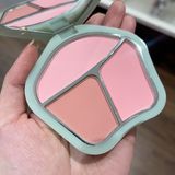  Shell blush má hồng 3 ô với thiết kế vỏ sò đẹp mắt đến từ thương hiệu Liangnishi 