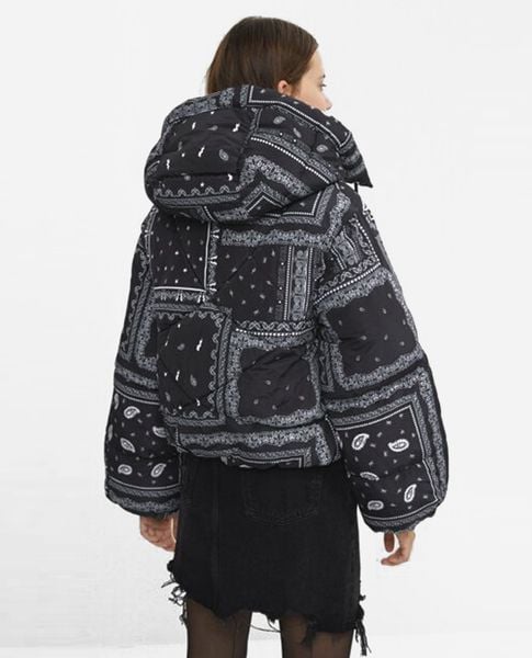  BANDANA PRINT PUFFER JACKET - BERSHKA 