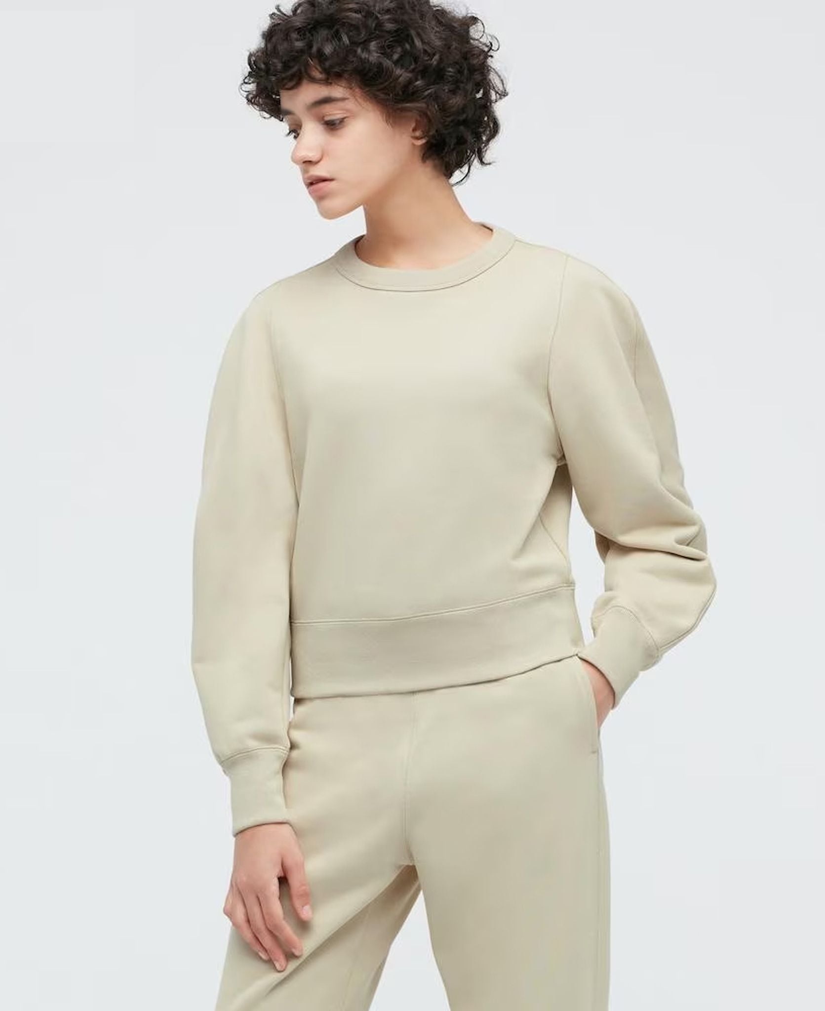  12.12.23 - VTG CROPPED SWEATSHIRT - UNIQLO U 