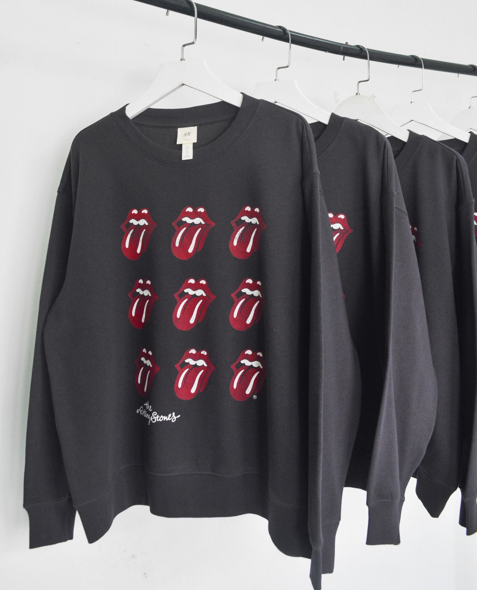 VINTAGE LOOK SWEATSHIRT - H&M X THE ROLLING STONES 2020 – Breakdalaww -  Vintage Streetwear